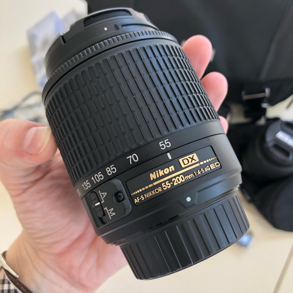 Nikon D3200 Digital Camera With Full Kit - Picture 5 of 8